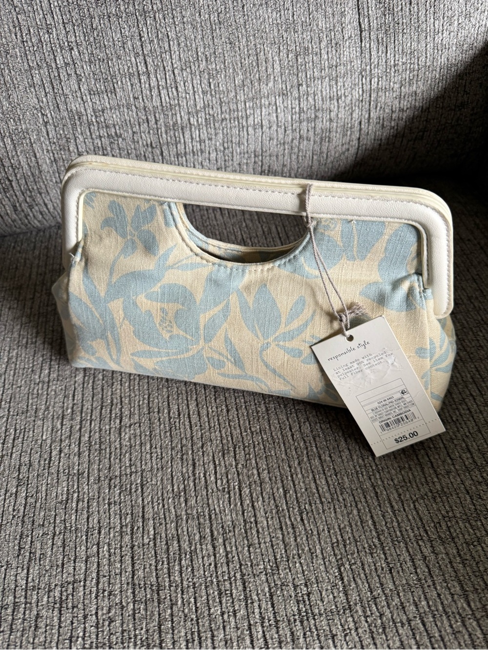Cream and Light Blue Floral Frame-Top Women's Clutch